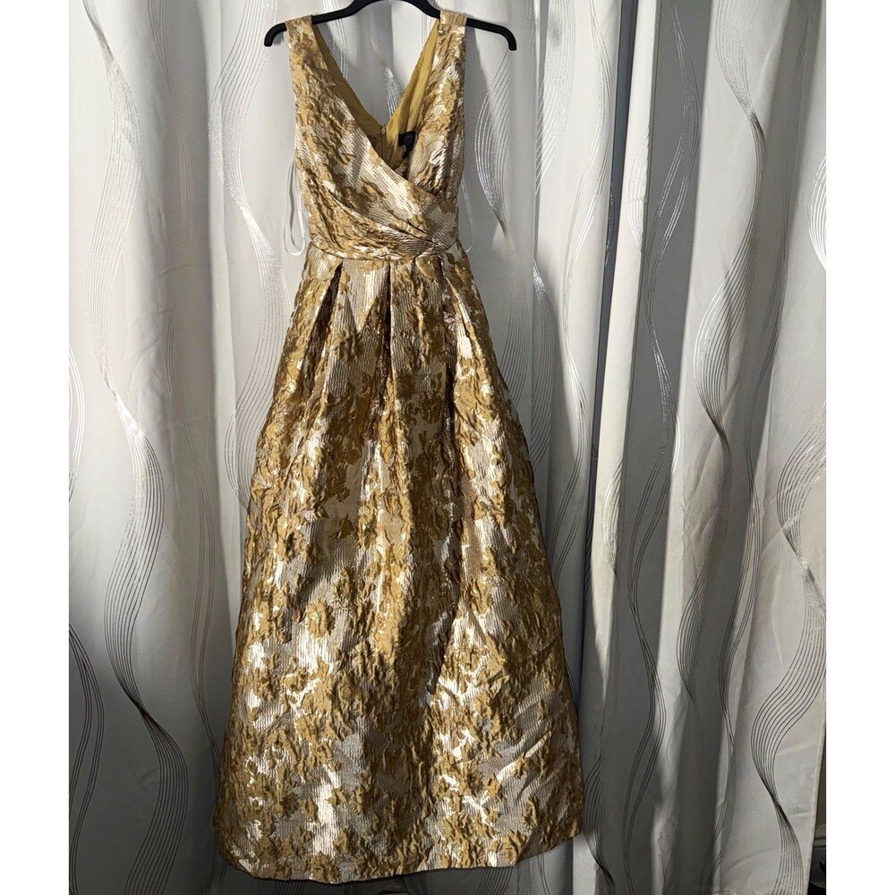 Donna Karan Gold Metallic Floral Jacquard V-Neck Sleeveless Long Gown 4